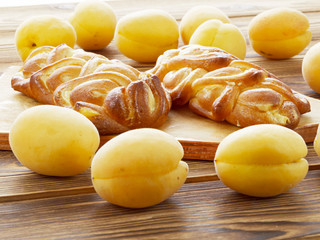 cake with jam and apricots