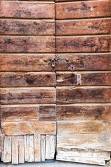 picture of an antique wooden door