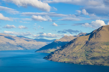 Fototapeta premium Beautiful landscape view from the Queenstown Skyline, New Zealand