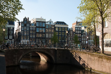 Амстердам весенним утром