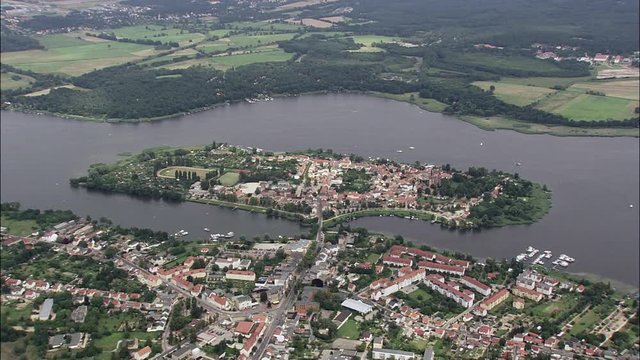Approaching Werder And Island