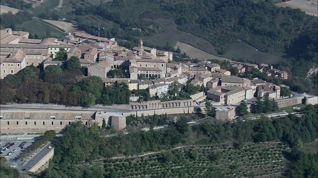 Pan Across Urbino