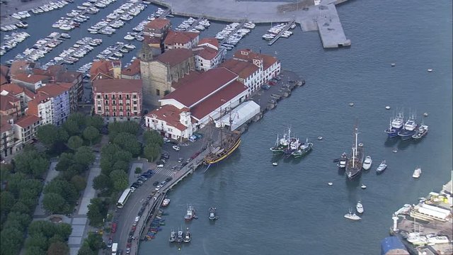 Windjammer, Zoom Out To Harbour And Town