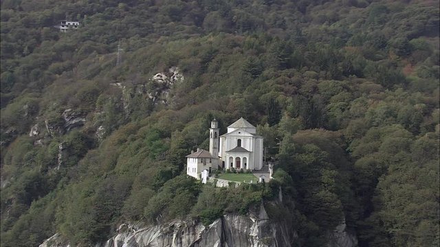 Santuario Madonna Del Sasso
