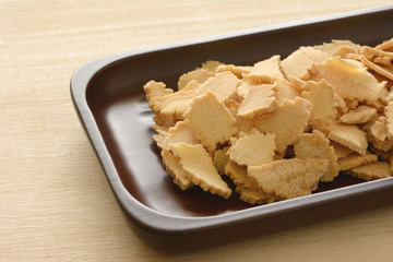 切り干し大根　木目背景　

