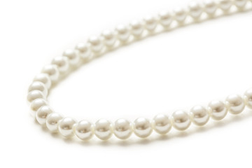 Obraz premium White pearl necklace of one string