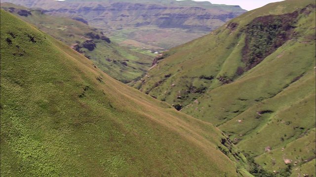Valley Leading To Doreen Falls