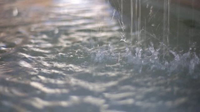 Roma, piazza sant'Eustachio / vasca romana fontana. Dettaglio gocce d'acqua