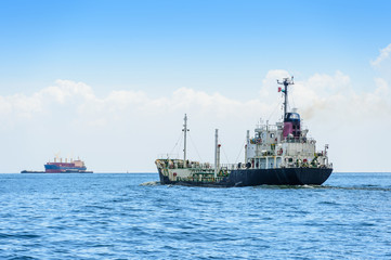 Obraz premium Large container ship in the sea