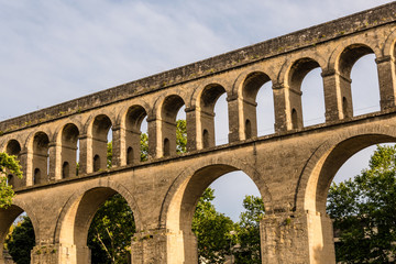 Fototapeta na wymiar Aquädukt in Montpellier