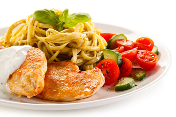 Grilled chicken fillet, pasta and vegetables 