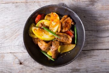 Duck meat with sweet pears