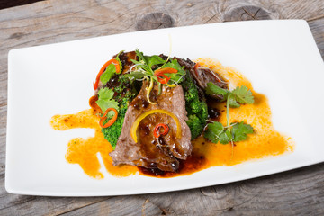 Chinese sichuan meat with broccoli