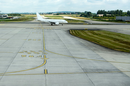 paris airport landing and loading cargo and passenger