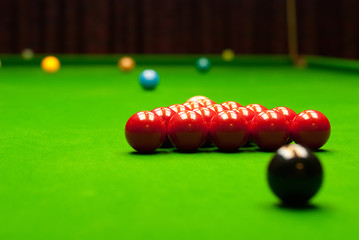 Set of snooker balls