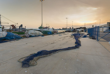 Redes para pesca en el puerto de Castellon (España).