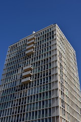 Appartmenthaus mit Hafenblick