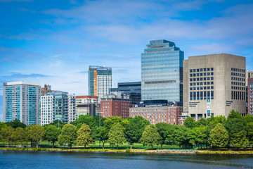 Fototapeta na wymiar The Charles River and buildings in the West End, in Boston, Mass