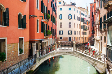 Fototapeta na wymiar Scenic canal with colorful buildings in Venice, Italy.