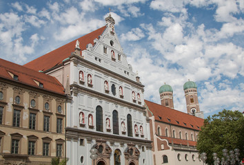 Michaelskirche und Frauenkirche in München