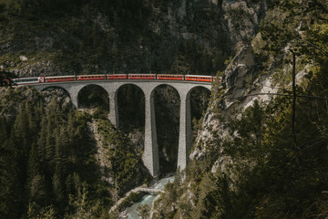 Landwasserviadukt Schweiz Zug Berge 