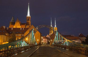 Wroclaw nocą / Most prowadzący do dzielnicy Ostrów Tumski - obrazy, fototapety, plakaty