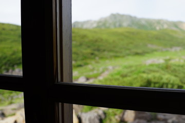 雲ノ平　山荘からの眺め　窓辺　格子　北アルプス　絶景