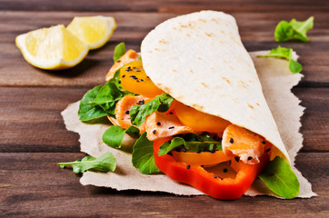 Flat bread with salmon