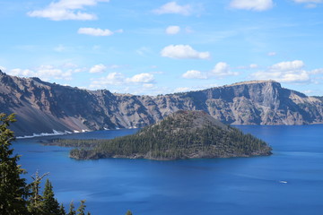 Boat Racing Away From Wizard Island