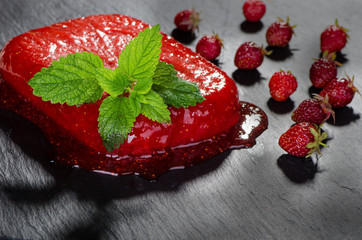 Strawberry sorbet with mint
