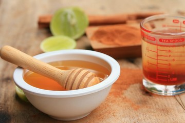 cinnamon powder with honey lemon