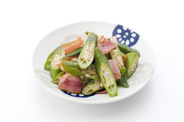 オクラとベーコンの炒め物