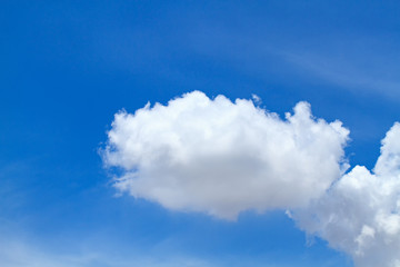 Obraz na płótnie Canvas beautiful cloud and blue sky background
