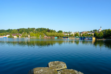 Ufer Starnberger See im Sommer