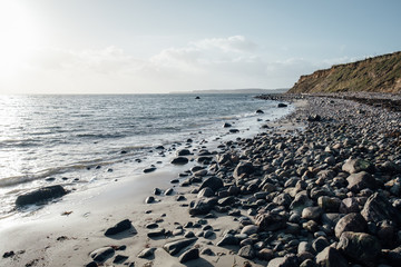 Steiniger Strand in Dänemark