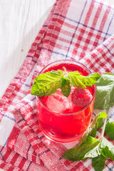 Soft drink with ice and mint