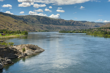 The Columbia River is the largest river in the Pacific Northwest. By volume, the Columbia is the fourth largest river in the United States. In this section It provides water for fruit production.
