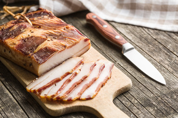 sliced smoked bacon