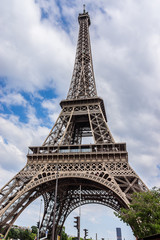 Fototapeta na wymiar Tour Eiffel (Eiffel Tower) on Champ de Mars in Paris. France.