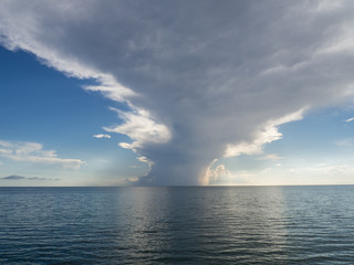 Obraz premium Sturm über dem Ozean