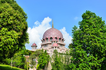 Putra Mosque © thanipat