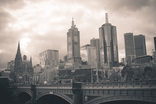 Melbourne skyline as seen from Hamer hall