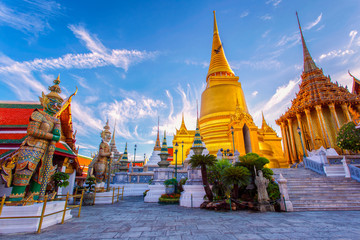 Temple antique de Wat Phra Kaew à Bangkok en Thaïlande