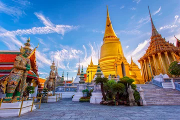 Papier Peint photo Lavable Bangkok Temple antique de Wat Phra Kaew à Bangkok en Thaïlande