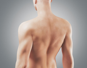 Uomo con schiena nuda e muscolosa 3d