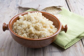  cooked quinoa in a bowl