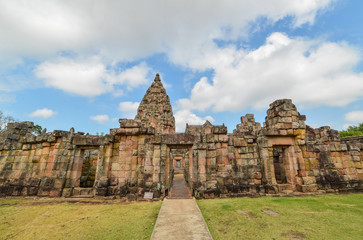 Fototapeta na wymiar Stone castle in Prasat Hin Phanom rung Historical Park, Thailand