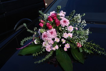 wedding car decor flowers bouquet