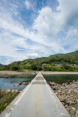 長生（ながおい）沈下橋（高知県四万十川）