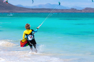 KItesurfing